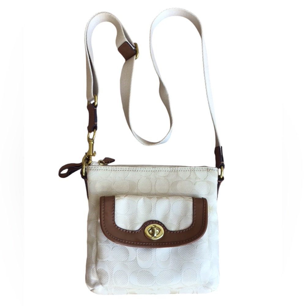Coach Campbell Signature Twill Swingpack - Picture 15 of 17
